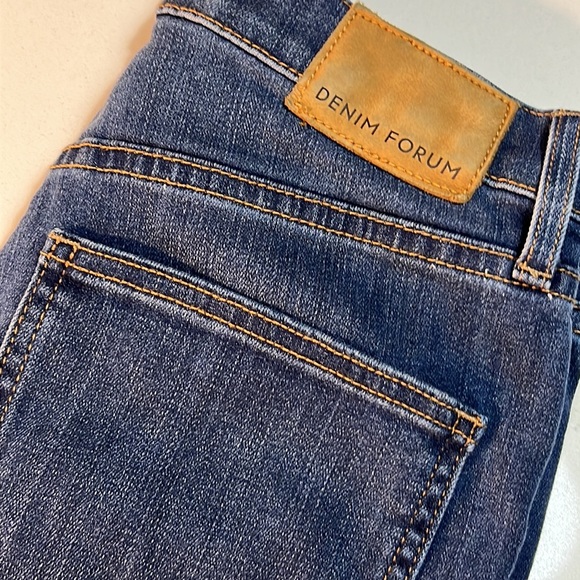 Denim Forum The Lola High Rise Skinny.  28 x 28 length.  Classic blue wash. - Picture 6 of 16
